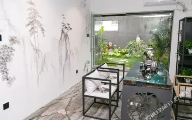 Pengmei Hotel (Wuxi Yixing Longbeishan Forest Park1287207)