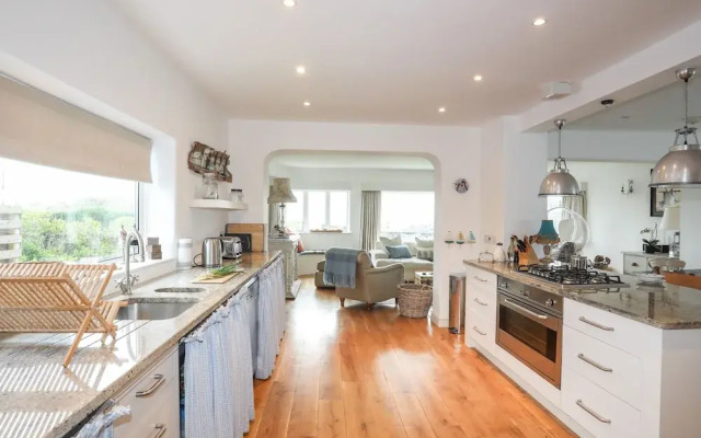 Angorfa - Trearddur Bay