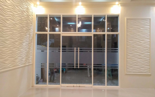 RedDoorz @ Karema Area Mamuju