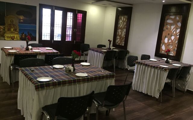OYO Rooms Mall Road Cantonment