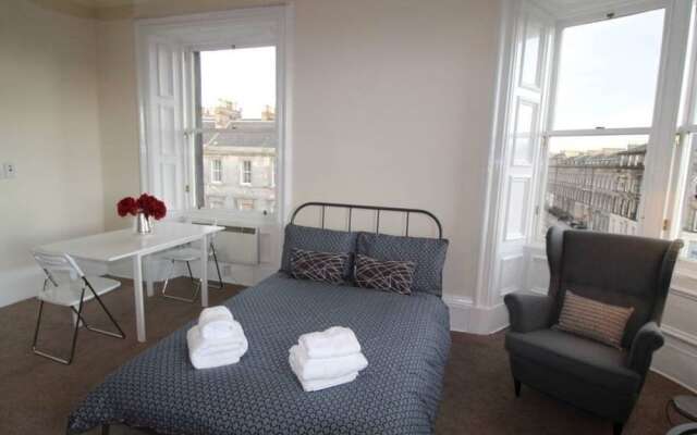 Stunning Braemore Studio Apartment - West End