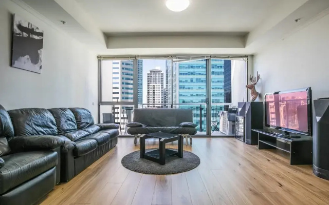 3 Bedrooms 2 Car Parks Carlton Garden Opposite