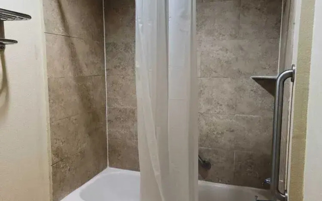 Westwood Inn Extended Stay by OYO Gonzales TX