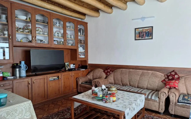 Shanti Guest House
