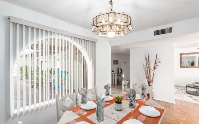 29th Phoenix 4 Bedroom Home by Redawning