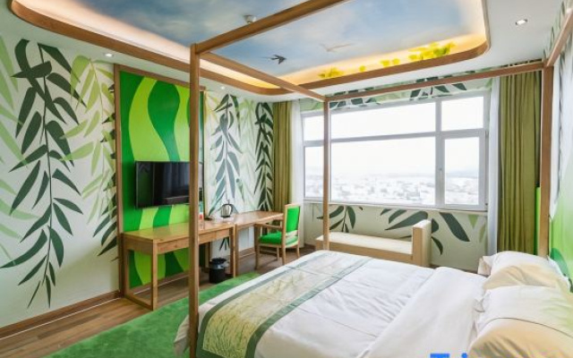 Homeinn Skyl'ne Hotel (Yantai Fuhai Road RT-Mart)
