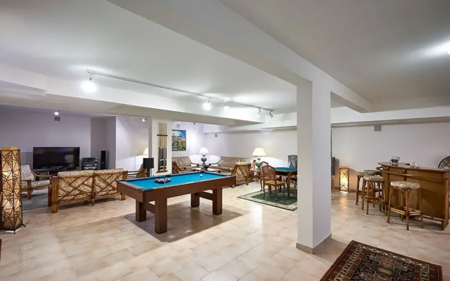 L'ORANGERAIE VI2077 by RIVIERA HOLIDAY HOMES