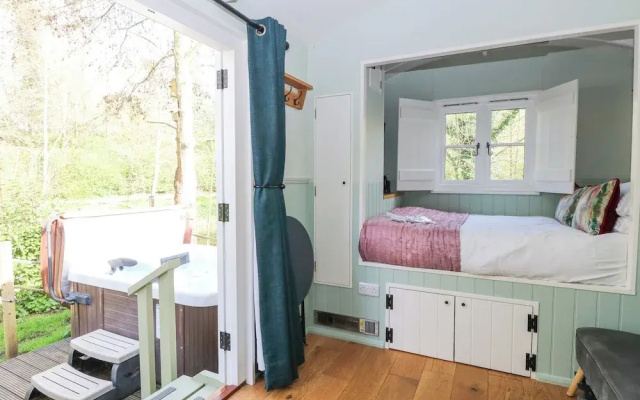 Damsel Shepherds Hut
