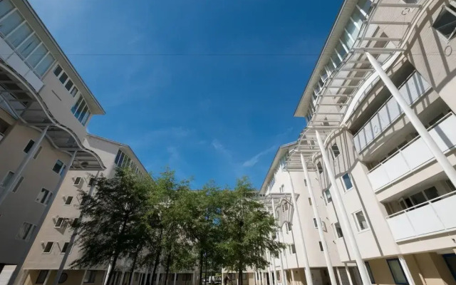 Base Serviced Apartments - The Docks