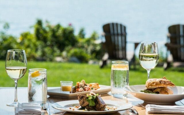 Breakwater Inn
