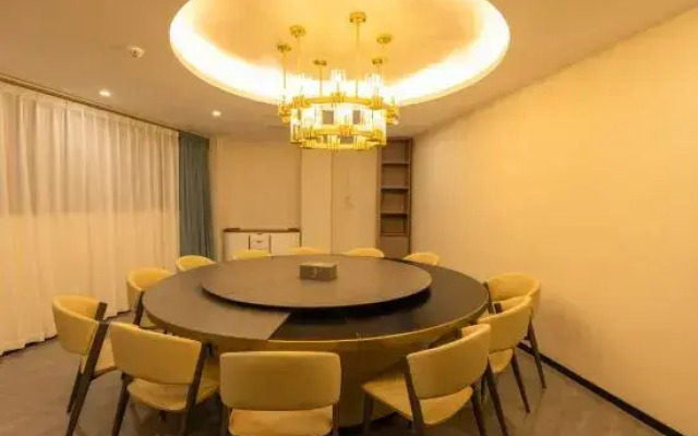 Shijian Bieyuan (Yalong Bay Bohoucun Branch)