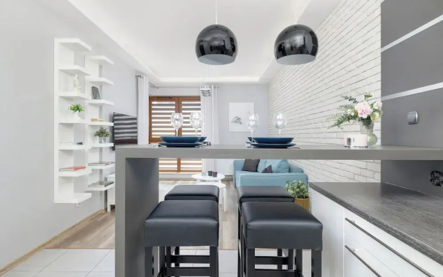 Cracow Apartment With Terrace by Renters