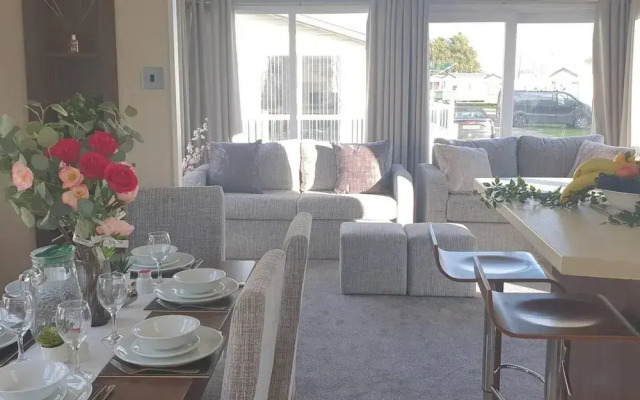 3bed Holiday Home in Clacton-on-sea, Sleeps 8