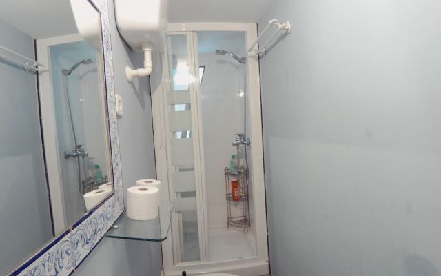 Apartamento En Cortes, A 600M De Sol