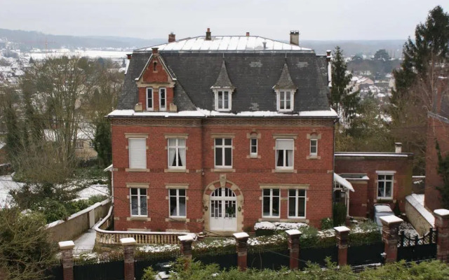 hotelImage