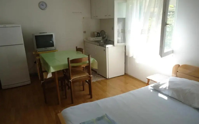 Omiš apartment on the beach