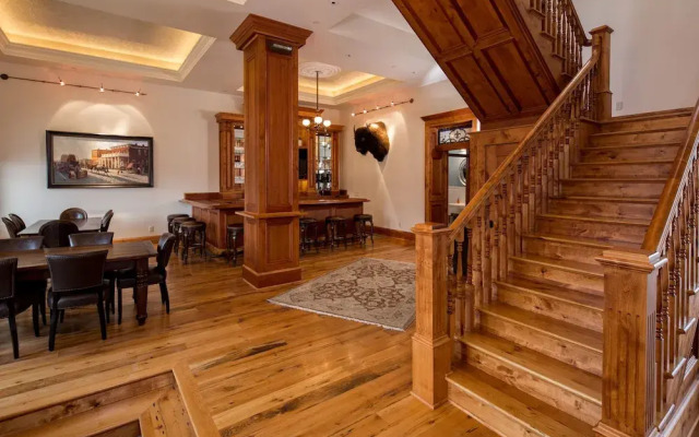 Rock Crest Lodge And Cabins