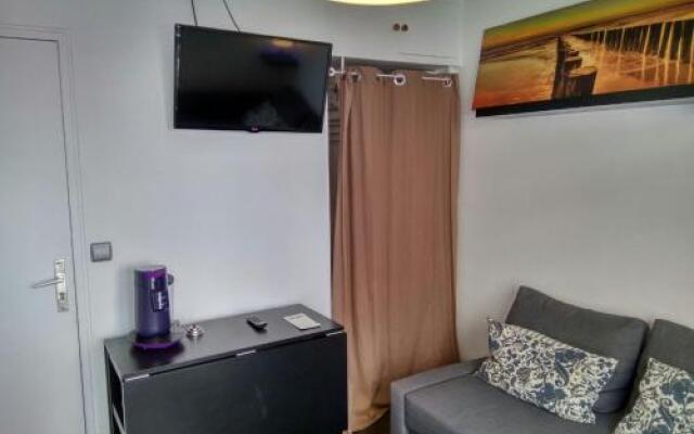 Studio avec piscine à 2 pas de la plage