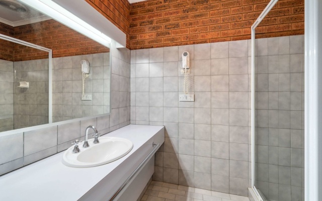 Comfort Inn Heritage Wagga (ex. Econo Lodge Heritage Inn Wagga) – Bathroom – Wagga Wagga