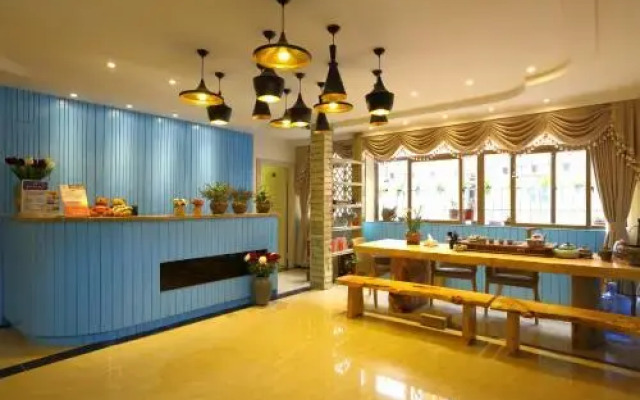 Haijiao Honglou Inn