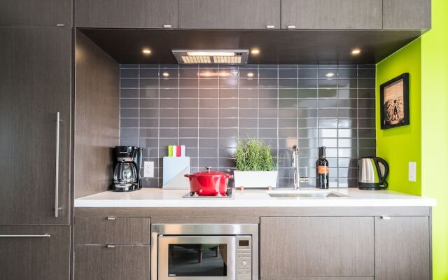QuickStay - Yorkville Dream (Yonge & Bloor)