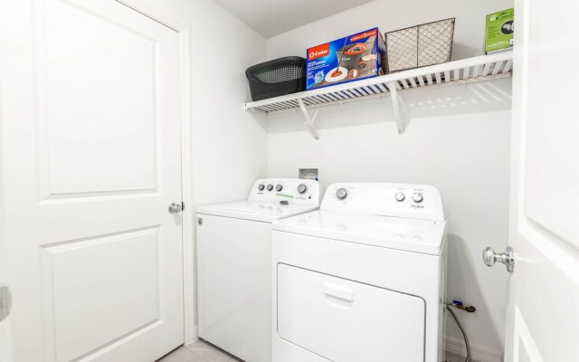 608fr 3 Bedroom Townhouse by Redawning