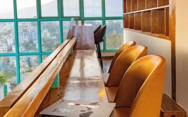 Mhendo Hotel & Studio Suites