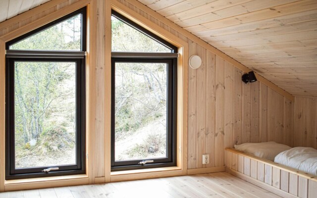 Beautiful Home in Skare With Wifi and 5 Bedrooms