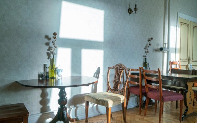 Godart Rooms