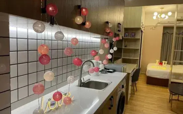 Apple Cinema Apartment (Maoming Dianbai District Government Store )