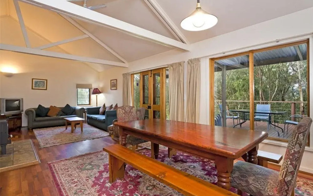 King Parrot Cottages