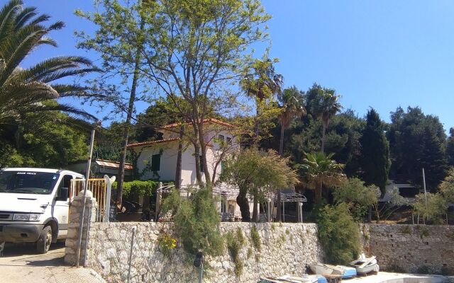 Tourist Resort Milna Vis