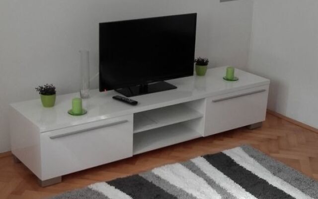 Feel Center Apartments.