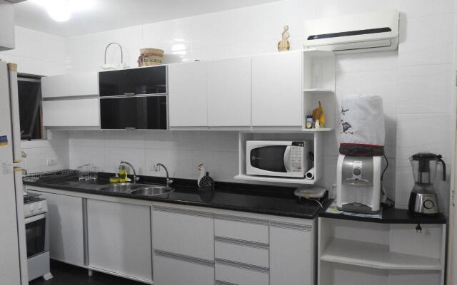 Cabo Frio Lindo 2 quartos Reformado para 8 pessoas