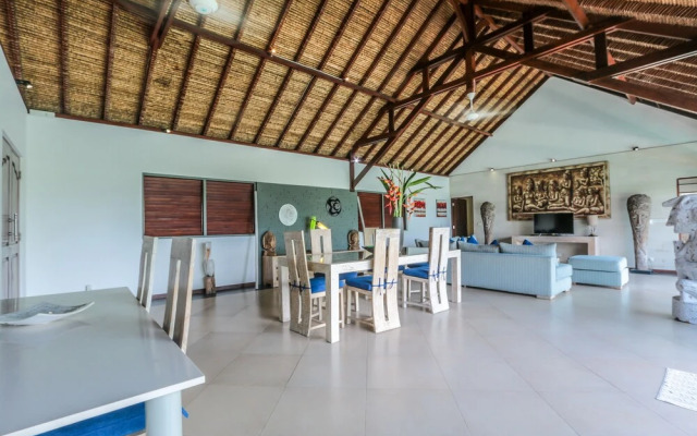 Villa Luna Maya