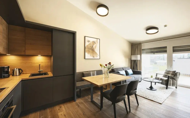 REMIND Apartments