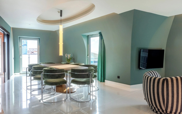 Cenica Porto Hotel, Curio Collection by Hilton