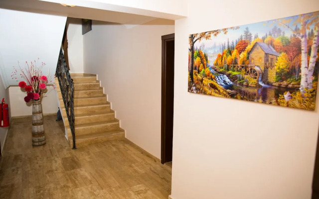Oasis Apart Hotel