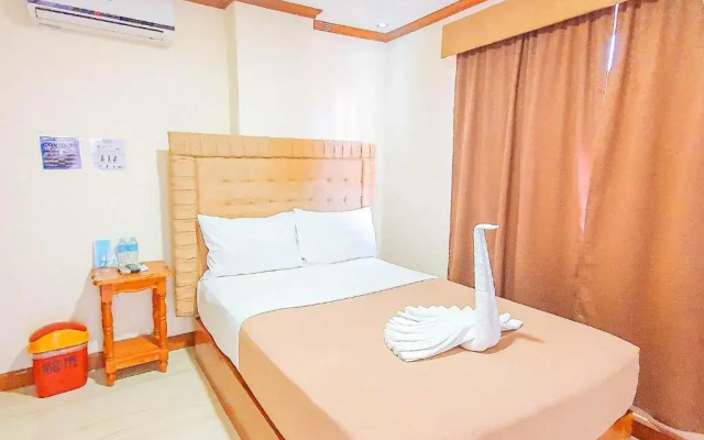 Candice Lucy Hotel