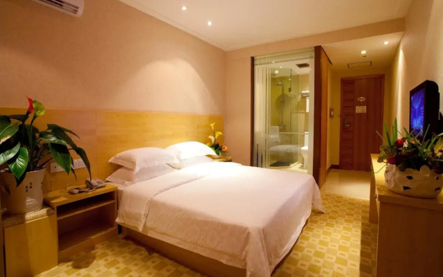 Hawks Holiday Hotel