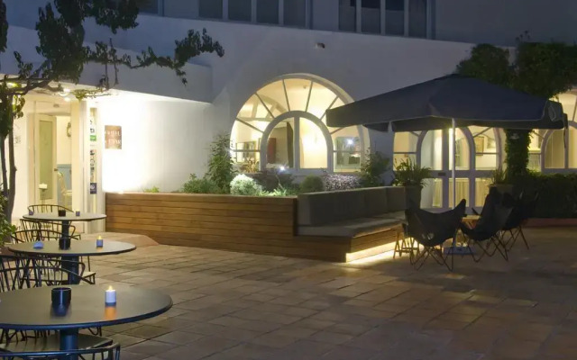 Hotel César