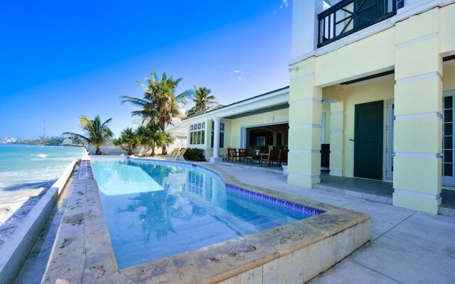 La Mouette Cable Beach Bahamian Villa