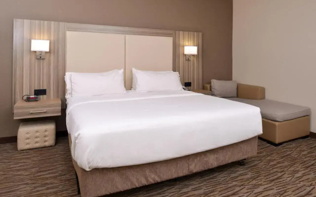 Holiday Inn Express & Suites Williams