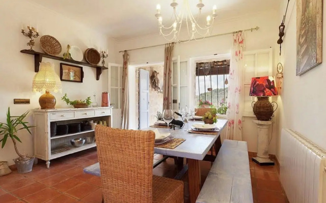 Rustic House in Mancor With Pool