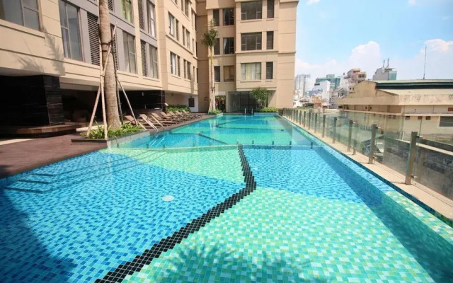 Ami Splendid Rooftop Garden