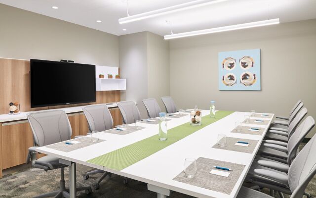 Element Austin Downtown