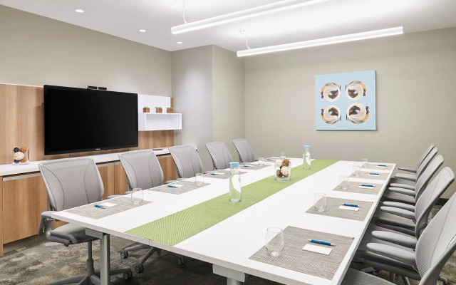 Element Austin Downtown