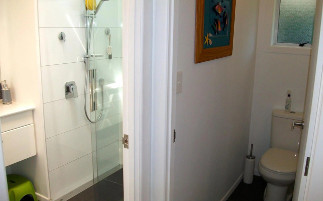 Onetangi Haven - Onetangi Holiday Home