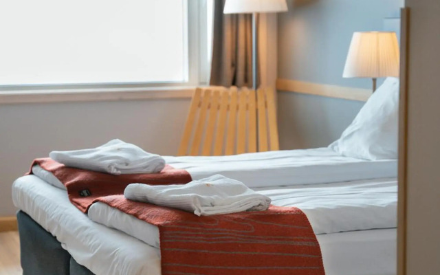 Wood Hotel by Frich's