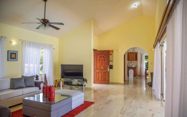 Private Villa! All Bedrooms /w TVs and in Livingroom